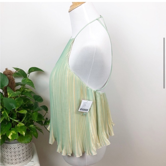 BRAND NEW Urban Outfitters Flowy Open Back Top - Picture 7 of 7